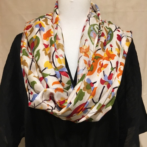WINTER BLOW OUT! Floral Stole - Picture 2 of 5
